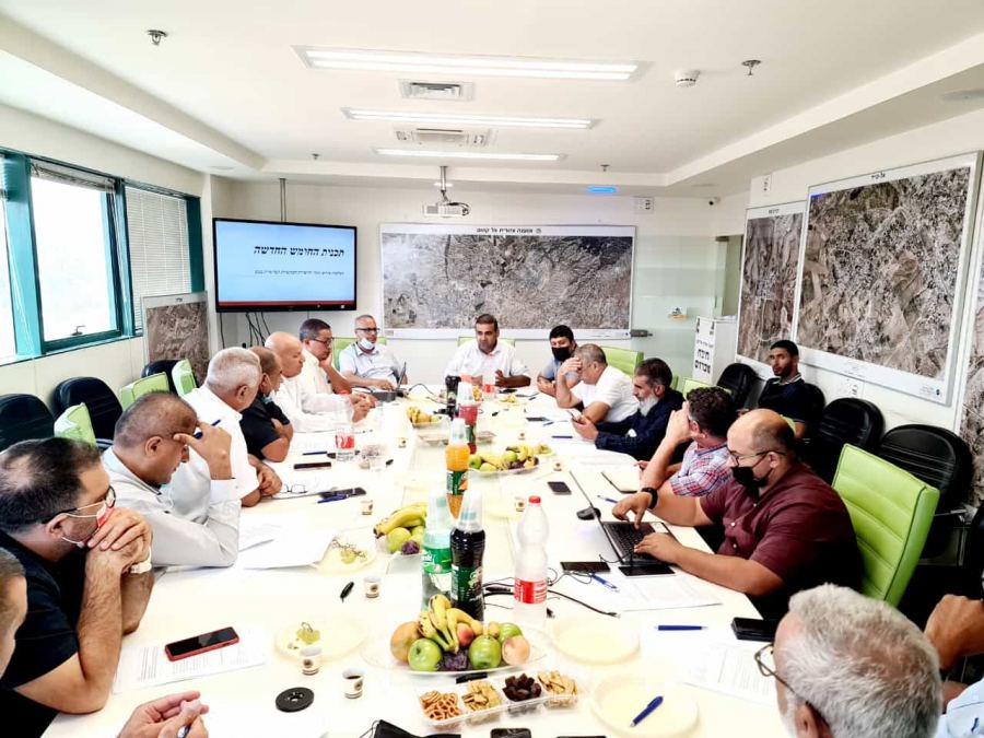 بحث الخطة الاقتصادية العامة والخاصة بعرب النقب